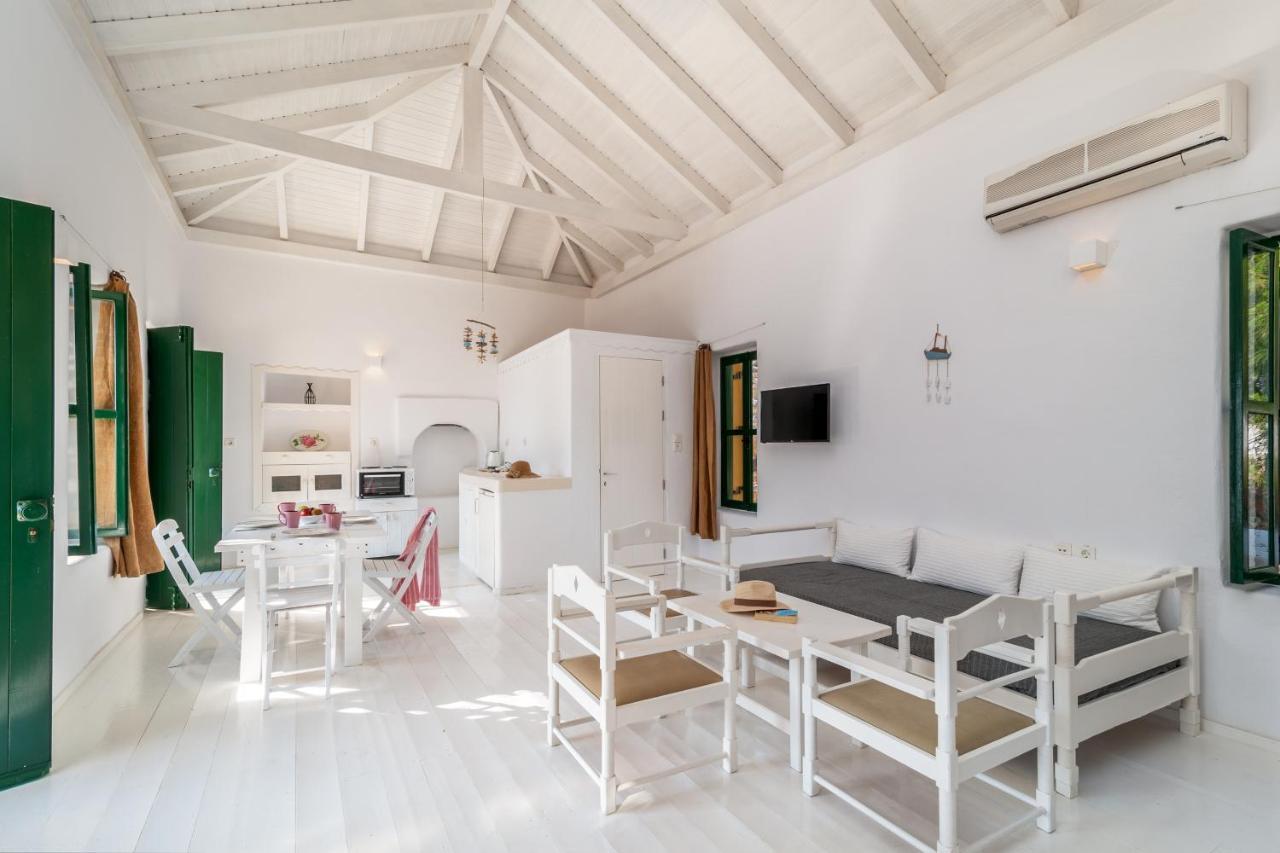 Atlantis Houses Chalki Town Esterno foto