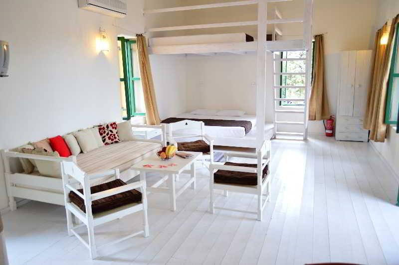 Atlantis Houses Chalki Town Esterno foto