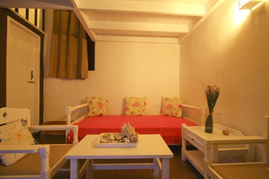 Atlantis Houses Chalki Town Esterno foto