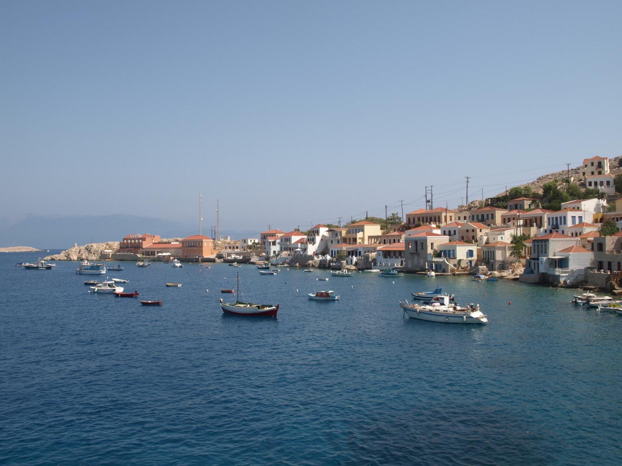 Atlantis Houses Chalki Town Esterno foto